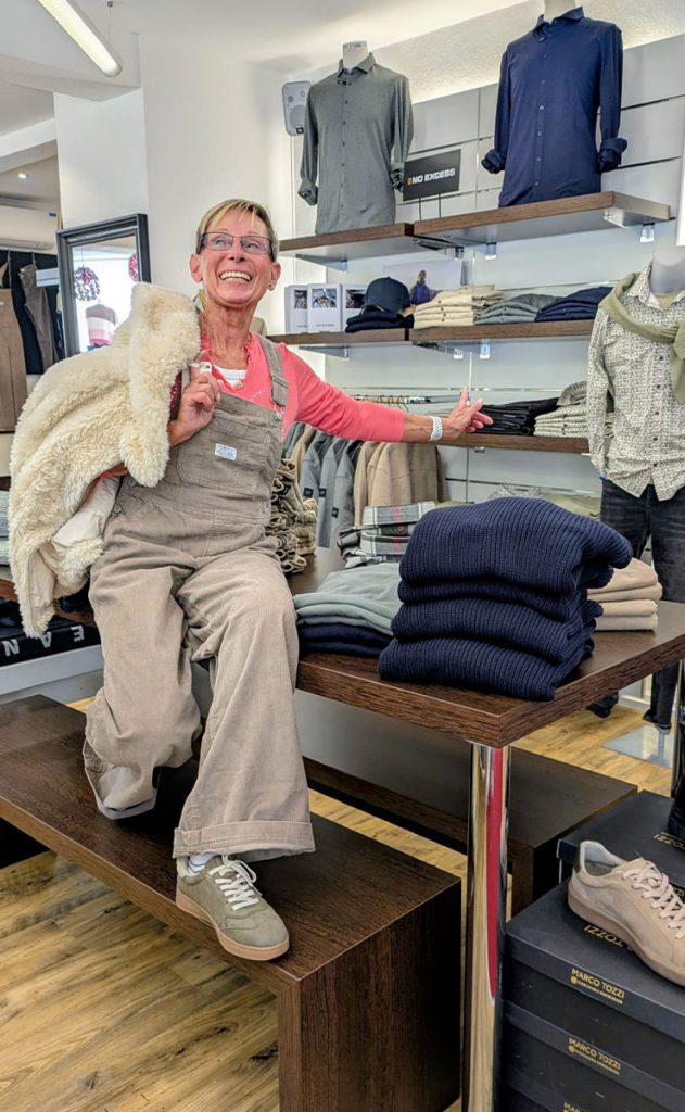 Herbst-SALE im Jeans House Olching: Stylische Jeans sichern & einen Sack Kartoffeln gratis mitnehmen! Nur für kurze Zeit.