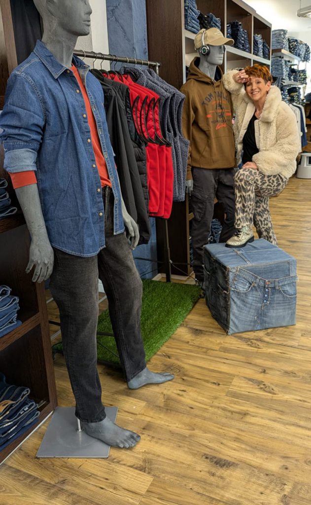 Herbst-SALE im Jeans House Olching: Stylische Jeans sichern & einen Sack Kartoffeln gratis mitnehmen! Nur für kurze Zeit.