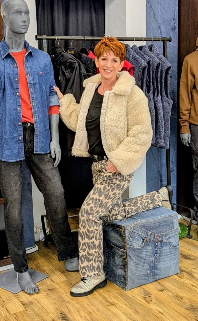 Herbst-SALE im Jeans House Olching: Stylische Jeans sichern & einen Sack Kartoffeln gratis mitnehmen! Nur für kurze Zeit.