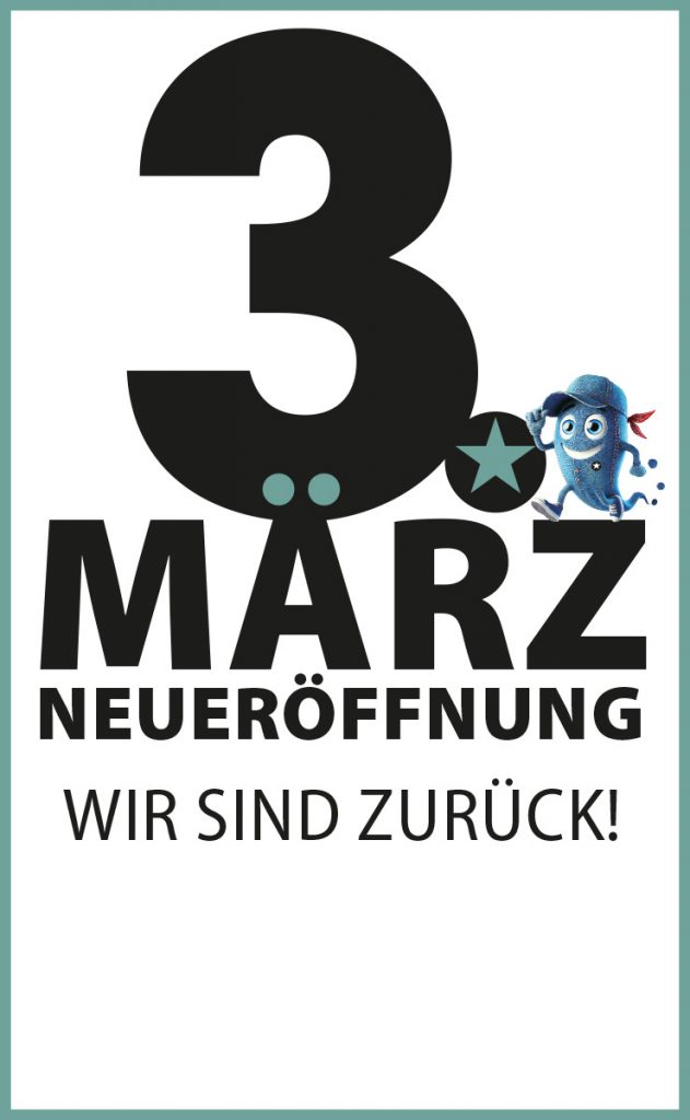 Große schwarze Zahl 3 mit Schriftzug „März Neueröffnung – Wir sind zurück!“ und Jeans-Maskottchen auf hellem Hintergrund.
