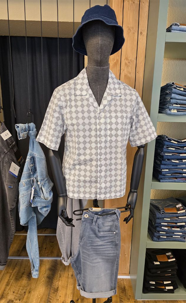 Herren Kurzarmhemd mit Muster und Jeansshorts Sommer 2026