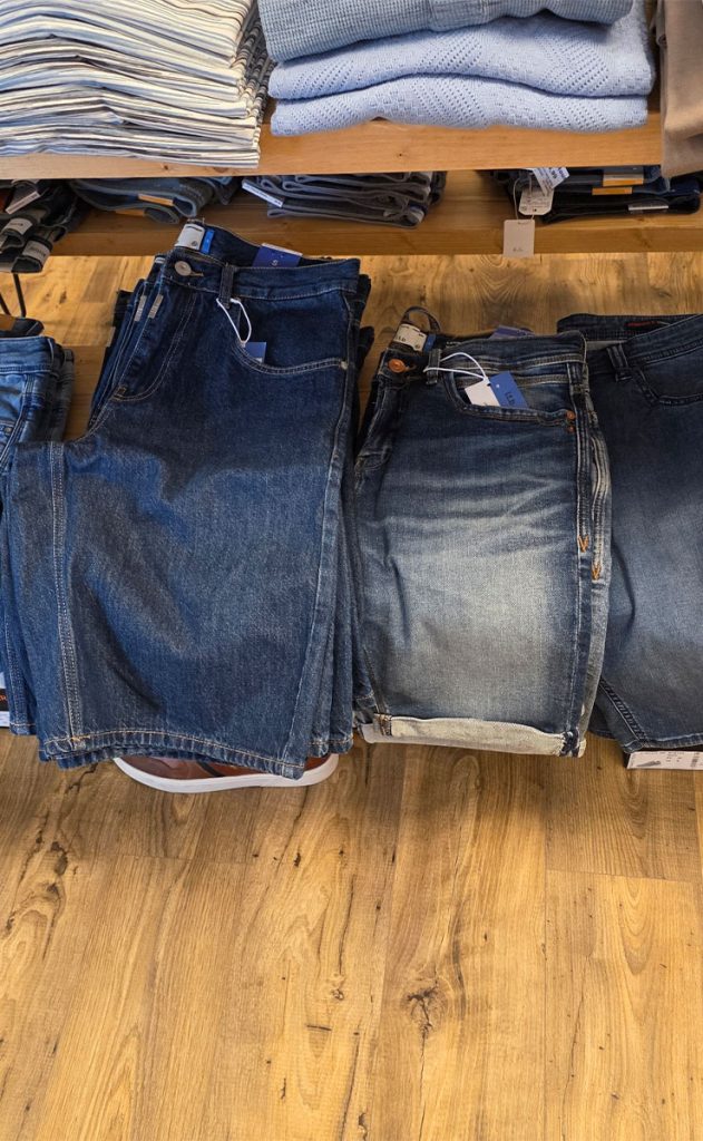 Herren Jeansshorts in dunklen und hellen Waschungen für den Sommer