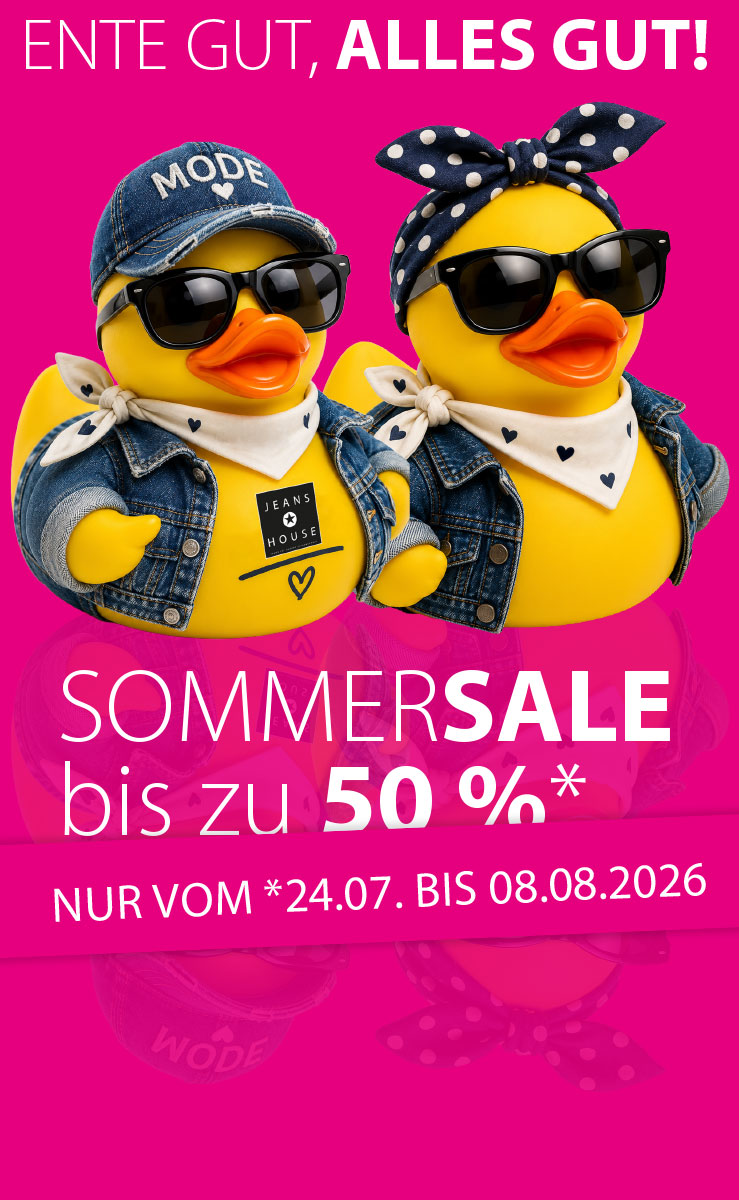 Zwei gelbe Mode-Enten mit Jeansjacken, Sonnenbrillen und modischen Accessoires werben f&uuml;r den JEANS HOUSE Sommersale in Olching. Bis zu 50 % Rabatt vom 24. Juli bis 8. August 2026.